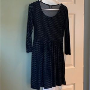 Cute long sleeve polka dot dress. Great condition!